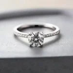 Unveiling the Masterpiece Taylor Swift’s Engagement Ring Redefines Bridal Luxury